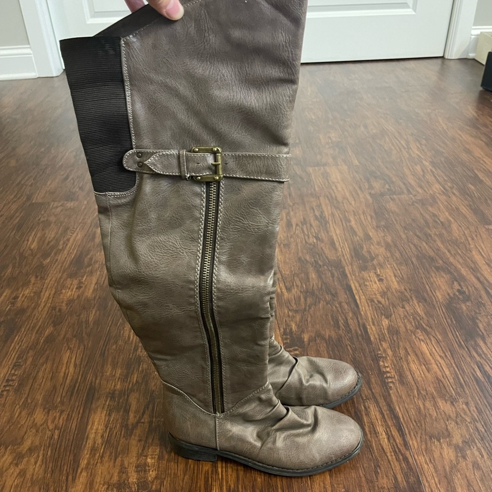 Diva Lounge Knee High Boots